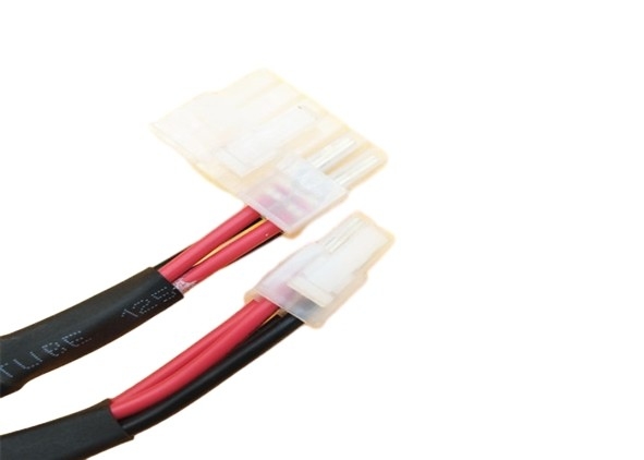 πίσσα 12pin Molex 4.2mm του 39-01-2120 στο άσπρο λουρί καλωδίων 4pin 43025-0400 3.0mm με την πλεξούδα